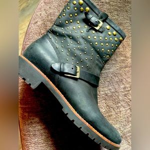 Sperry black leather boots